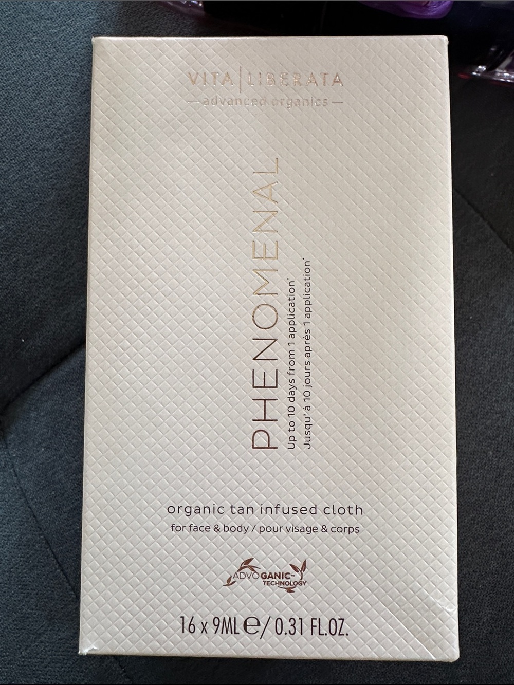 NIB Vita Liberata Phenomenal Tan Infused Cloth - box of 16 wipes